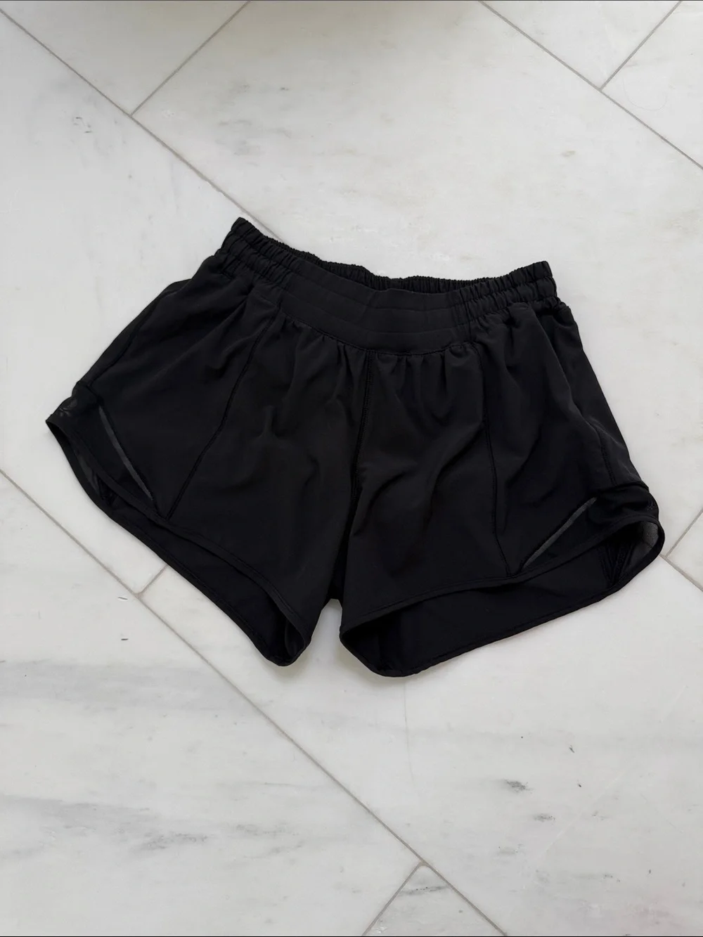 Lululemon Athletica Women's Black Athletic Shorts 6 tall worn twice